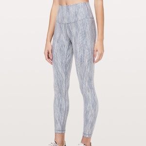 lululemon Wunder Under HR 25", Size 8